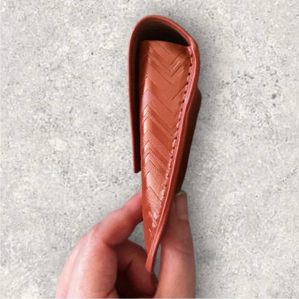 Missoni sunglasses/ eyeglass case with magnetic closure